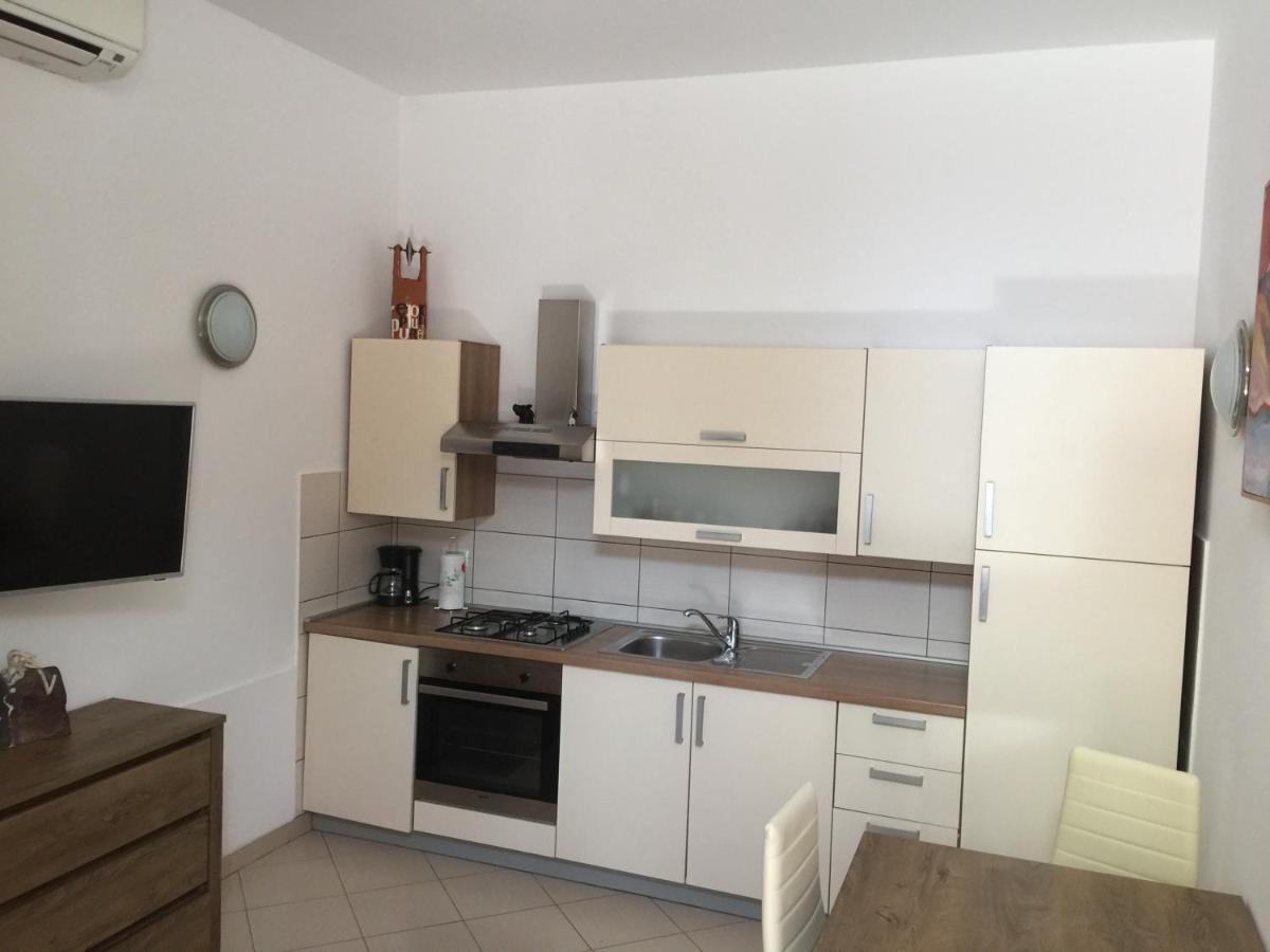 Apartma איזולה מראה חיצוני תמונה