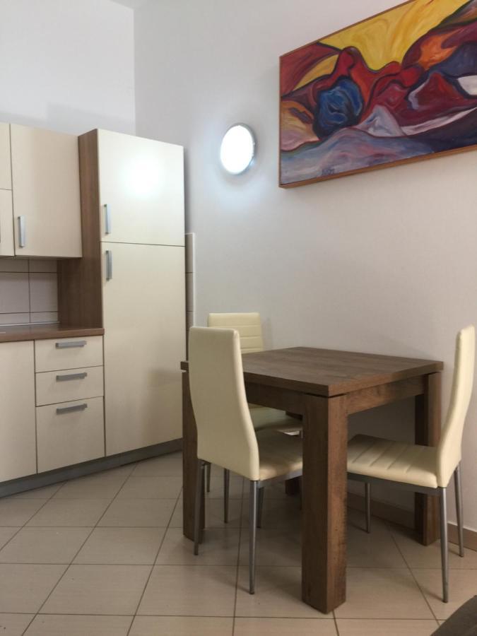 Apartma איזולה מראה חיצוני תמונה
